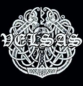 Velsas Shop se dedica a la venta de ropa y musica.