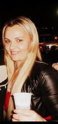 A vida é feita de momentos felizes, intão vamos  aproveitar o maximo e ser muitoo feliz!!!