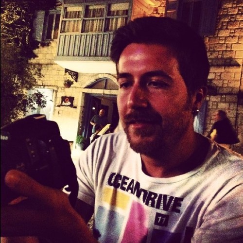 Brkblck's profile picture. Görsel Yönetmen - Harper's Bazaar & Esquire