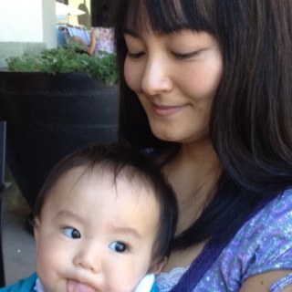 Born & raised in Tokyo, studied & worked & married & raising a baby in the States(^^). 只今、仕事は子育て(^^)