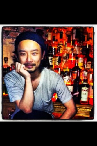 代々木上原で mujinaBAR[ムジナバー]とHIG [ハイジ]という飲食店をやってます。
高城剛によく似ていると言われます。
ちなみにウチの奥さんはエリコ様です。