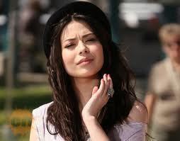 Love too @MirandaCosgrove is my life forever, my BEAUTIFUL ♥