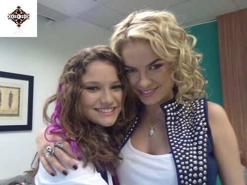 Twitter oficial dos RebeldeS murin's , Eles interpretam atualmente alunos do colegio Elite Way , Em rebelde Brasil (Segunda Temporada) .