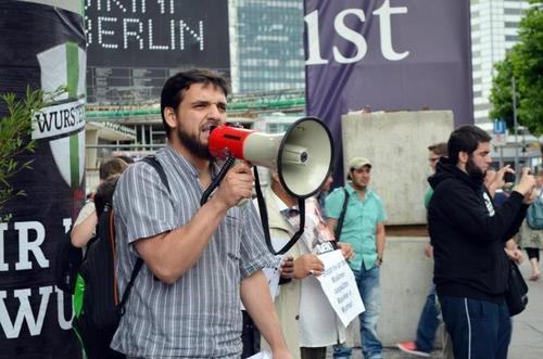 Imam in Berlin, Student der Arabistik an der FU-Berlin, Verleger, Buchhändler