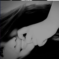 Apenas uma menina que sorri e que se importa com isso , mesmo que tentem destruir meu sorriso . \\ 
     
 \ Agora , follow ?