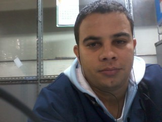 Cristão, nas horas vagas futebol e cinema. O dia em q vc entender Deus, Ele deixará d ser Deus. ELE acredita em vc.