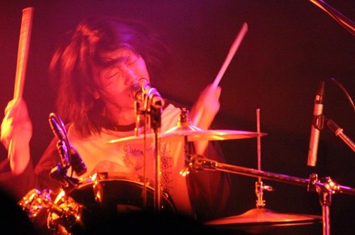TRASARENU(トラサレーヌ)というバンドをやってます。vocal &drums パリピ目指して修行中。浮んだことをなるべく留めるように日記を書き始めた。思いのほか続くもんだ。ex新世界リチウム from TOKYO JAPAN