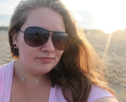 Single Super Mom of 2, home schooling, work at home-ing, lactivst, intactivst, birth photographer, soon to be doula, future midwife! All around crunchy!