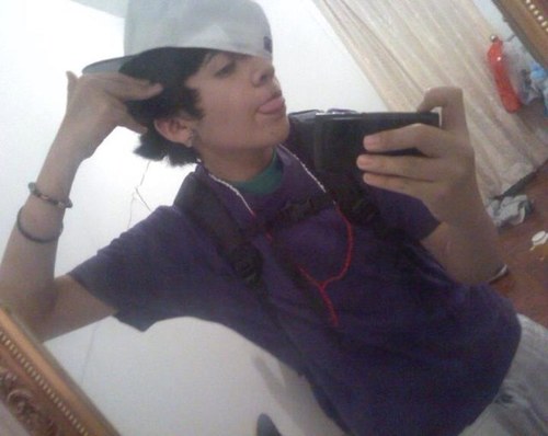 ChaparohLovsyhu's profile picture. hellow fallow me i fallow bakk :) awsome wen bands fallow gett to jamm to thier hits fallow and ill shot u out with others  like all type music (x