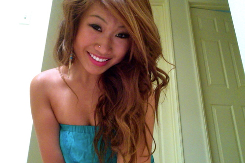 18. UCI anteater. fashion & beauty junkie. proclaimed shopaholic. Just taking each day as it comes.