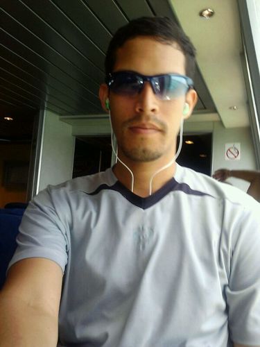 100%Venezolano,Valenciano criado en Maturín,Viajero, Melómano, Proactivo,Tecnosexual, Ecologista.Vive y deja Vivir! Follow me! Skype yanhecsilva