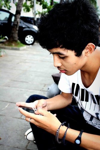 I'm Singer| I'm Model |#DutaiM3|TopGuest'12 anekayess ♎ downlod single gua yah di http://t.co/jSefjH0yLe