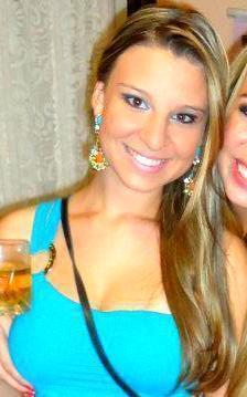 Amiga, Sincera e verdadeira :)
'' Que toda e qualquer energia que chegue até aqui se transforme em amor :)''