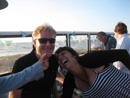 Sabine, Damon en Dani, voetbal, racefiets, cardio, hockey, muziek, biertje.