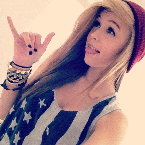 FOLLOW ME AND I'LL FOLLOW YOU BACK! 


LOVE YA ! ^^