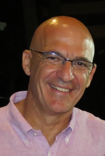 Periodista. También consultor de comunicación. Hace ya mas de veinte años que fundé Magnum.