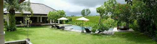 Menyewakan villa, bungalow, homestay dengan harga termurah di Bali. Hub kami di email: w_budiawan87@yahoo.com or pin: 27F8F882