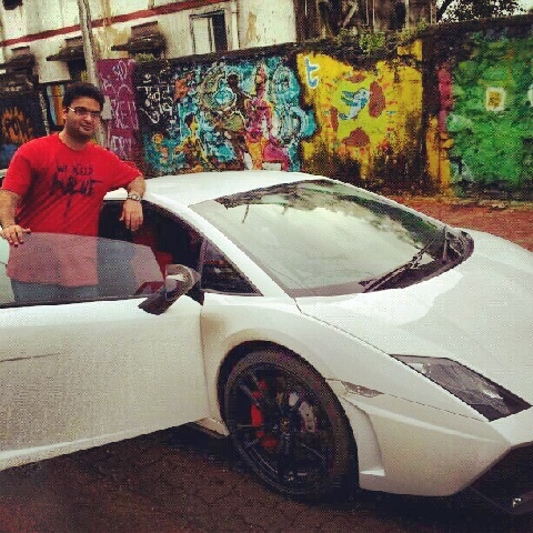 AntiaHanoz's profile picture. Bawa, Family person, Friendly, Foodie, Incessant Talker, Photographer who clicks & likes to get clicked, Libran (InstaGram: hanoz_antia)