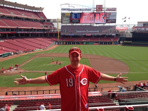 Hoosier Daddy, Golfer, Guitar Slinger, Beer Snob, @Reds and @MiamiDolphins fanatic