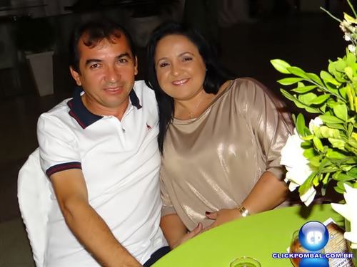 Investir em conhecimento pode nos tornar sábios , mas Amor e Fé nos tornam humanos.
