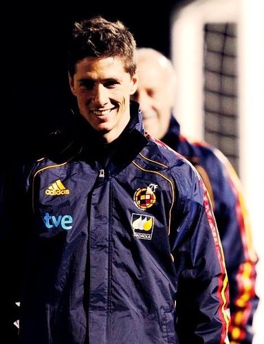 LunaticForever9's profile picture. 