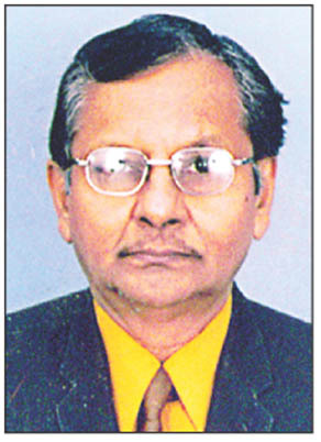 born on11-09-1952 at Mathura (U.P.)schooling at GIC Etawah, law graduation AMU,ALIGARH,MBA (JRN deemed university)udaipur