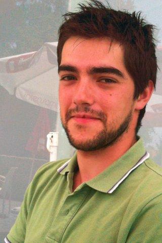 Licenciado em Gestão de Organizações Desportivas, com um forte gosto na área do Marketing, e na área do Scouting, procura oportunidades de trabalho na área.