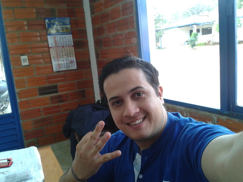 Ingeniería Industrial, Exa Apostólico San José 98, fútbol...mi pasión Olimpia y  el rock and roll. Amante de mi familia!