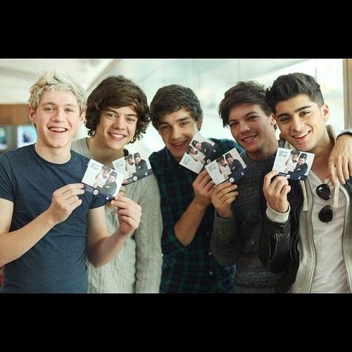 1DUpdates365's profile picture. Just 2 girls lovin our boys! - Adina Styles & Leah Horan - Ask us stuff on formspring