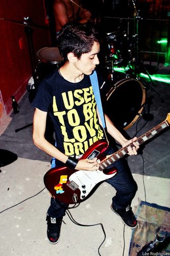 Sonhar não basta , agir faz seus sonhos se tornarem realidade , um sonho ja ta realizado , esse sonho se chama-se  @andrezasr_rm ♥ e Música ♥