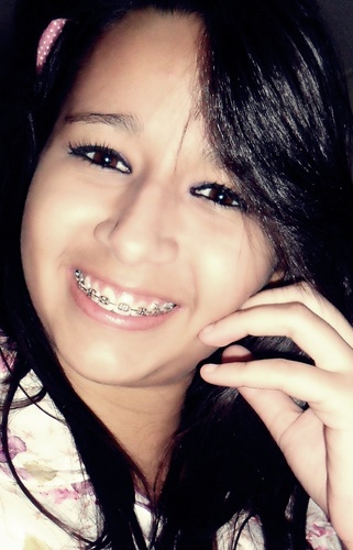 #Família em 1 Lugar,Cristã,#SãoPaulina,
#Sagitariana,16 anos,Chatinha mais Bondosa, Amo quem me Ama,e para mim Amigos é Tudo!♥ 
E não fiquem com Inveja! Bgs;*