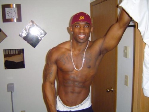 nynyirep's profile picture. Money, bitches, football, bitches, music, bitches. But in all a dope ass nigga.