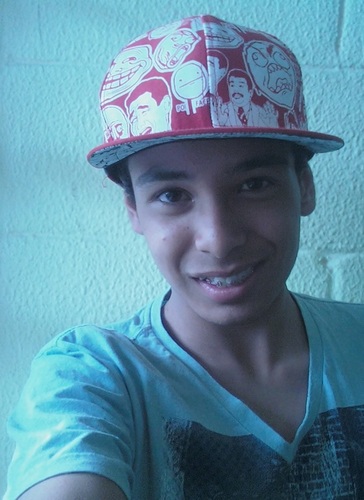 -     Evangélico,Chato,Bobo,Feio,Skate,Torço pro @SantosFc,e #Deus em 1 Lugar Sempre,Segue ??
