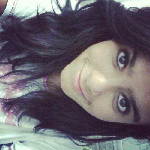 Ela sorri,eu sorrio. Ela chora,eu choro. Ela vence,eu vibro. Ela é minha e eu sou dela (...)
Eternamente vai ser assim,você é o melhor pra mim.
Maria Júlia.