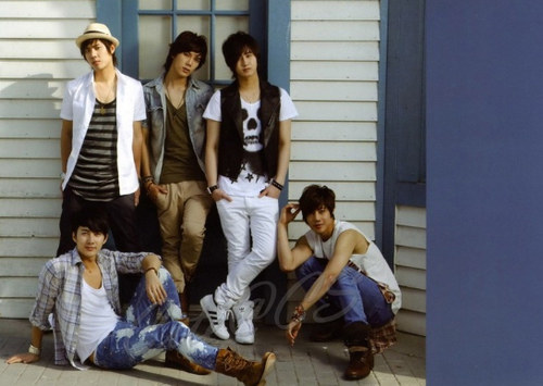 Simplemente Apoyando y Admirando a 5 maravillosas personas~ Kim Hyun Joong// Park Jung Min // Kim Kyu Jong// Heo Young Saeng// Kim Hyung Jun...TRIPLE S♥