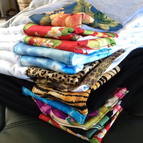 PocheClothing's profile picture. We offer a twist to your everyday tee! From animal print patterns to floral print and back, we hand-make shirts for every occasion. ✌ IG: @pocheclothing