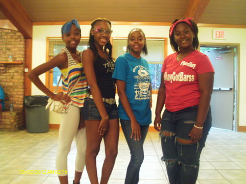 #TEAMSINGLE #TEAMYELLOWBITCH #TEAMLILBOOTY #TEAMLILjAyy