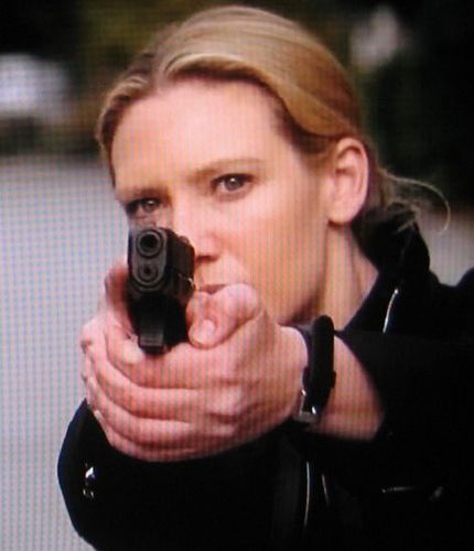 Attention Everyone! All Special Agents Dunham have been recruited to this mission: Follow, tweet, reply and spread about Fringe Division! Now, GO!