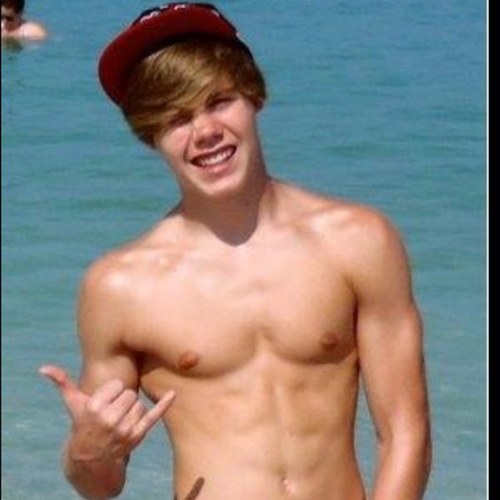 TheRealMulberry's profile picture. 850 likes bitch