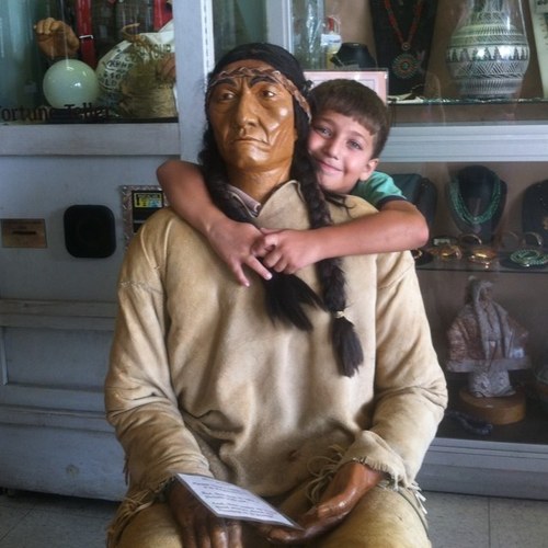 DanealBl's profile picture. Hey gise plz follow me