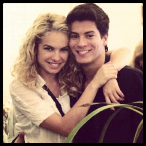 Pedi a Deus 2 Anjos Ele Me deu 6 @melfronckowiak @chayleao @sophiaabrahao @lua_blanco @aguiarthur @micaelborges
Oficializado : @_NinaOficial_
Since:24/07/12