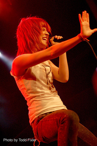 [•RolePlay•) I sing for a band called Paramore.~ If you think I'm the real Hayley Williams, you're fucking stupid.~ Single.