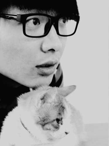 He has published short stories in Chutzpah magazine and Shanghai Literature. email：wosunyisheng@qq.com