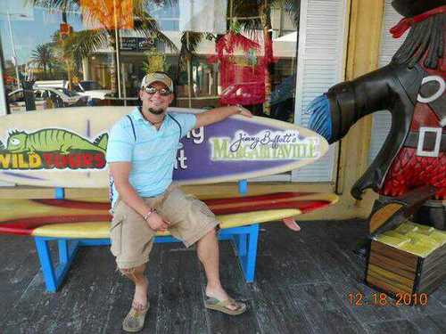 teacheryoung18's profile picture. middle school math/science parrot head teacher