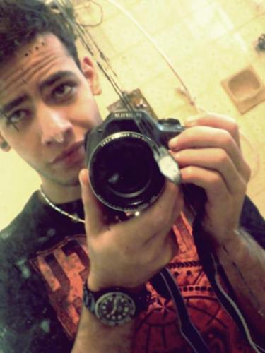 Não deixem que coloquem para tras, sempre demonstre que você pode ser melhor e não vai precisar de ninguém para te provar isso ~ Follow ;*