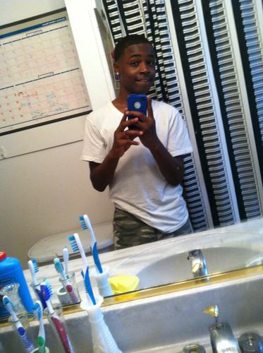 IDK What To Say Follow Me Doe & iMite Juss Follow Back But If You Don'T Want To I Really DGAF (: