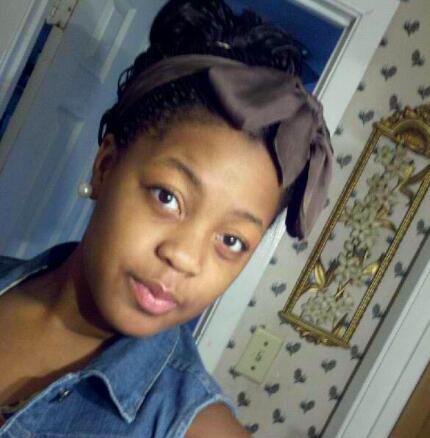 . newly tweeter c/o 2k13 - - senior status ohh yeahhh imma smart girr w/ a dumb bootay Lols FOLLOW Mee :)
