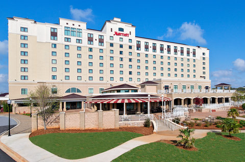 Classy and fun Marriott including Sparks Grille, Terrace outdoor restaurant and Mesh Lounge. Perfect spots for locals and guests alike!