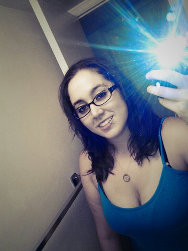 i am a daydreamer. i want to be happy, live my life, and smile as often as possible.