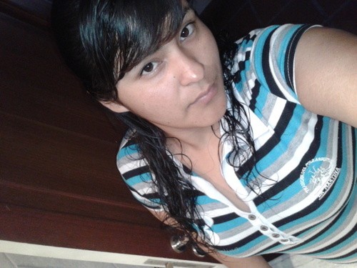 Më ëncäntä lä Cümbïä...sälïr ä väïlä..ä päsëär..nöö më güstä lëër müchöö.. TËNGÖ Ä LÄ PËRSÖNÏTÄ KË KÏËRÖ Y ÄMÖ